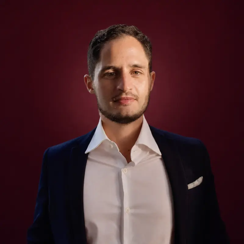Andrea Isirdi, enologo, sommelier e fondatore di EnOlioWine.